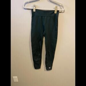 Tory Sport Dark Green/ Forest Green Cropped Leggings- size small, EUC